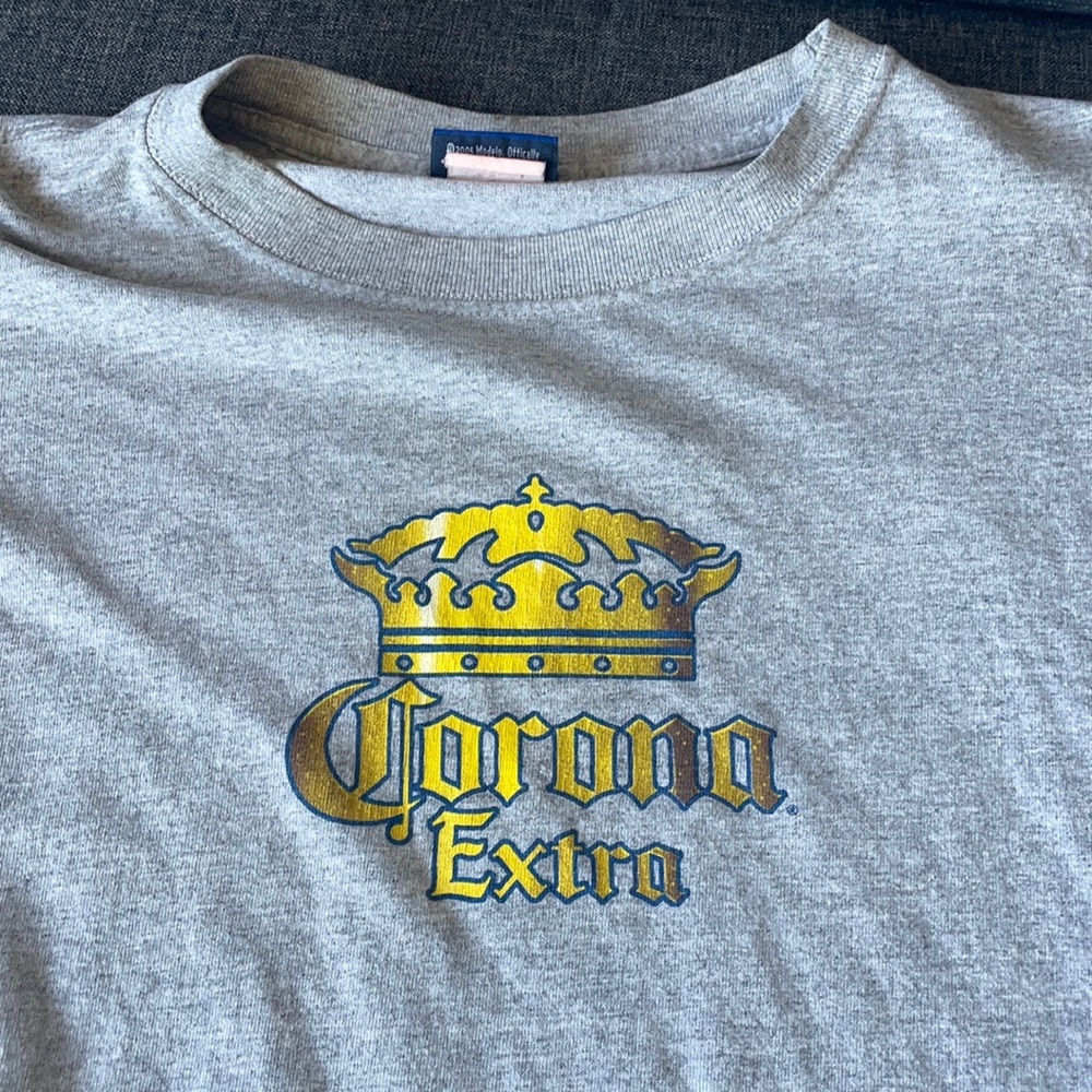 2005 vintage men’s corona t shirt